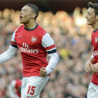 Alex Oxlade-Chamberlain (i) fue uno de los artfices del triunfo del Arsenal.