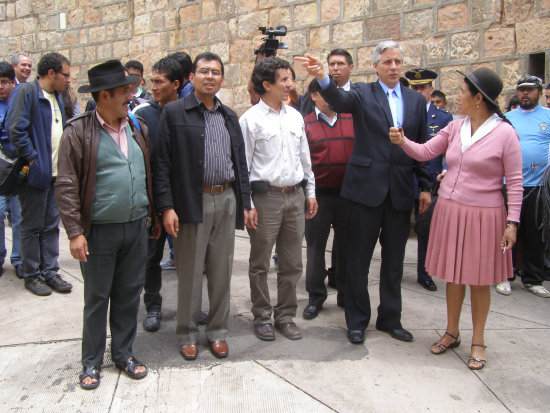 PROYECTO. El vicepresidente lvaro Garca Linera visita los predios donde se establecer el nuevo centro cultural para Sucre.