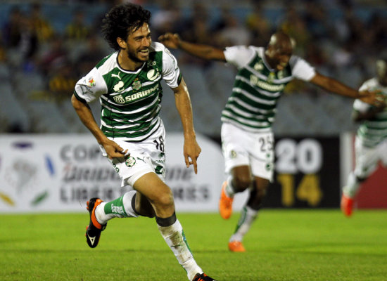 La celebracin de Lacerda tras marcar el primer gol visitante.