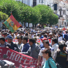 EN LA MIRA. Los transportistas planean marchar el prximo martes para exigir que toda la nueva lnea de produccin de FANCESA se instale en Sucre.