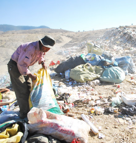 BASURA. Se deposita en Lechuguillas.