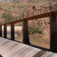 SITUACIN. No toda el agua que se recoge de esta toma en el ro Ravelo llega a las casas de la ciudad, debido a que hay tuberas que presentan filtraciones o son rotas por el hombre.