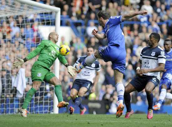 Un pasaje del partido entre el Chelsea y el Everton.