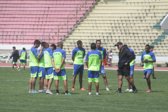 Los estudiantiles cerraron prcticas ayer, en el estadio Patria, pensando en el partido de esta tarde, frente a The Strongest.