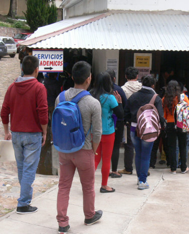 BECARIOS. Podrn presentar documentos.