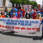 FARANDULA. Los jvenes que participaron del colorido desfile ayer.