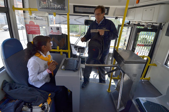 SERVICIO. Cada bus cuenta con un conductor y una anfitriona.