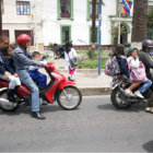 VARIOS OCUPANTES. Es una de las infracciones ms comunes que cometen los motociclistas.