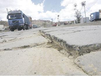 DETERIORO. La avenida Marcelo Quiroga Santa Cruz ser refaccionada este ao.