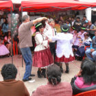 FESTEJO. Las comadres del Mercado Central durante la celebracin ayer.