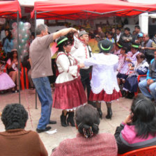 FESTEJO. Las comadres del Mercado Central durante la celebracin ayer.