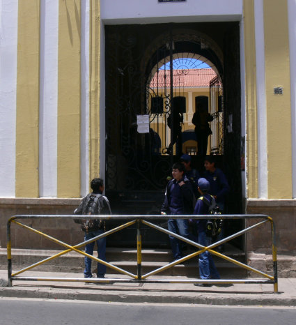 TALLERES. Los colegios que ya contaban con talleres otorgarn el ttulo tcnico humanstico.