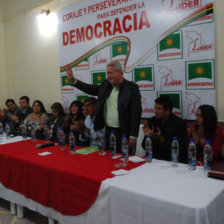 Demcratas. Rubn Costas, lder de los Demcratas, en un encuentro en Sucre.