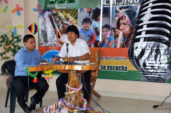 COCHABAMBA. El presidente Evo Morales dirigi un programa de radio, ayer.