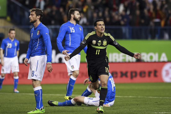 La celebracin del espaol Pedro tras anotar el nico tanto.