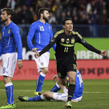 La celebracin del espaol Pedro tras anotar el nico tanto.