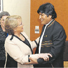 DIPLOMACIA. La presidenta chilena electa Michelle Bachelet y el presidente Evo Morales.