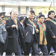 ANIVERSARIO. Evo Morales en el desfile.