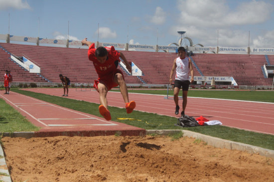 El atletismo an trabaja con una preseleccin trasandina.