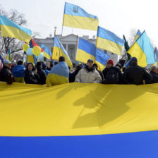 PROTESTA. Ucranianos residentes en Estados Unidos protestaron contra Rusia en Washington.