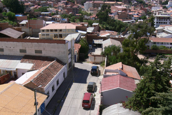 CORTADA. La calle Urcullo no tiene continuidad a partir de la calle Bolvar.