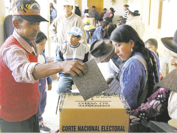 APRESTOS. Los bolivianos acudirn a las urnas en el segundo semestre de este ao para elegir presidente y asamblestas.