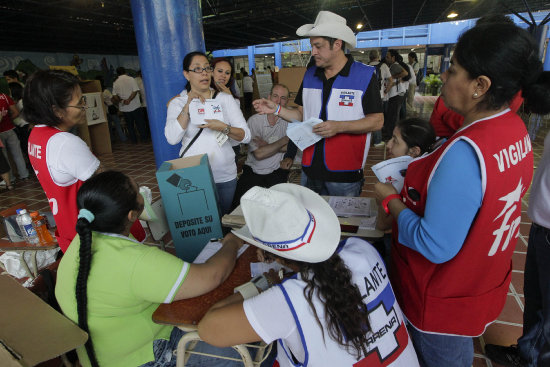 COMICIOS. Las elecciones en El Salvador transcurrieron en calma.