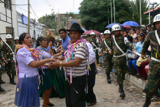 ENTRADA. La muestra estuvo llena de tradicin, msica, baile, color, alegra y zapateo.