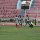 Jos Luis Buhezo (c) marc el segundo gol para el triunfo de Fancesa, ayer, sobre Alcal, en el estadio Patria.