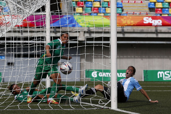 La seleccin boliviana de ftbol cay goleada ante Argentina.