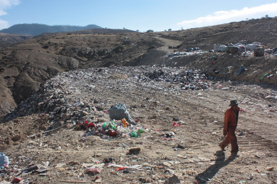 TRANSITORIO. El botadero de Lechuguillas debi cerrarse en enero de este ao, pero an no encuentran otro relleno donde depositar la basura.