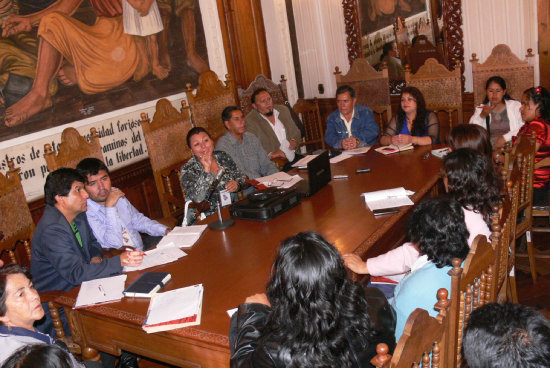 ENCUENTRO. Autoridades municipales del pas comparten experiencias sobre la construccin de las cartas orgnicas en Sucre.