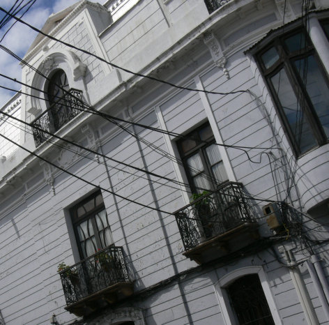 DESCUIDO. La ciudad requiere medidas de limpieza y orden.