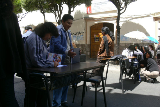 Bloqueo. Protesta en el colegio Quiroga