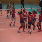 Una de las tantas celebraciones del equipo cruceo, durante el partido de anoche, en el coliseo JRA.