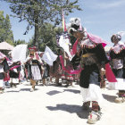 DESFILE AUTCTONO: Centenares de danzarines, tanto de Tarabuco como de otros municipios aledaos mostraron la esencia del pujllay.