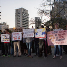 PROTESTA. Manifestantes opositores venezolanos reclaman por la detencin del dirigente Leopoldo Lpez.