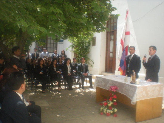 ANIVERSARIO. La mxima autoridad nacional del Servicio de Impuestos Nacionales (SIN) particip del acto de aniversario preparado en Sucre.