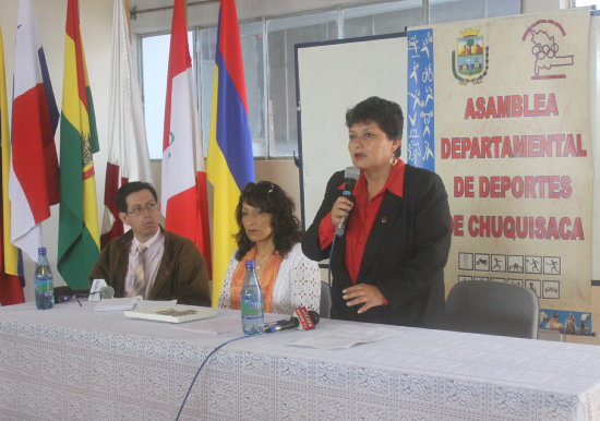 Wilma Eduardo (d) no ir a la reeleccin de la Asamblea del Deporte.