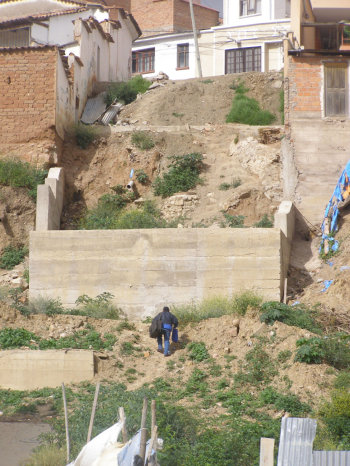 DESCUIDO. Los vecinos an esperan la ejecucin de obras.