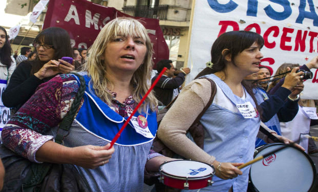 PROTESTA. Los maestros en Buenos Aires exigen un aumento salarial del 35%.