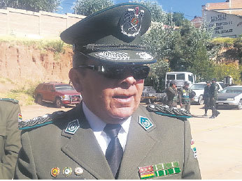 COMANDANTE. Julio Csar Reinaga.