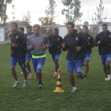 Los estudiantiles entrenaron ayer en la cancha de El Bosquecillo de la zona de Fancesa.