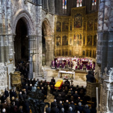 EMOTIVO. Un momento del funeral de Adolfo Surez en la Catedral de vila.