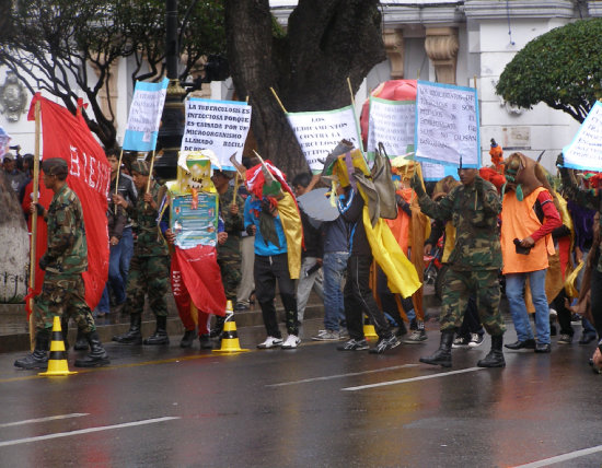 ENERGA. Los jvenes participaron con mucha alegra.