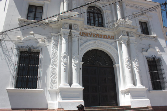 HOMENAJE. La Universidad San Francisco Xavier celebra un ao ms de vida.