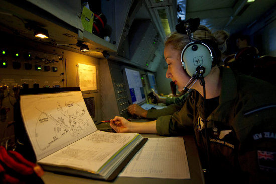 OPERATIVOS. Un equipo australiano durante la operacin de bsqueda en el ndico.