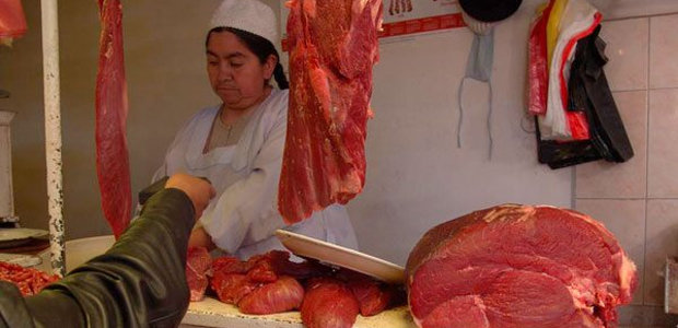 CARNE. En los mercados de La Paz, el precio subi hasta en Bs 3, algo que conden el Gobierno.