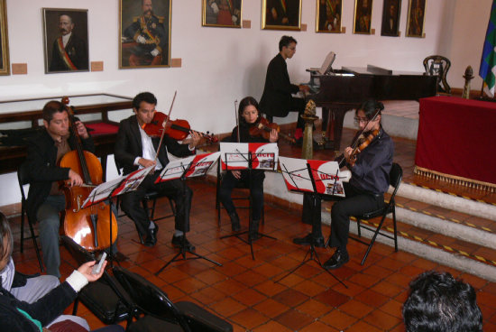 PRESENTACIN. Msicos de la fundacin Musikal Sucre.