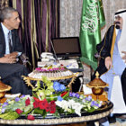 ALIADOS. Barack Obama conversa con el rey saud Abdal bin Abelaziz.